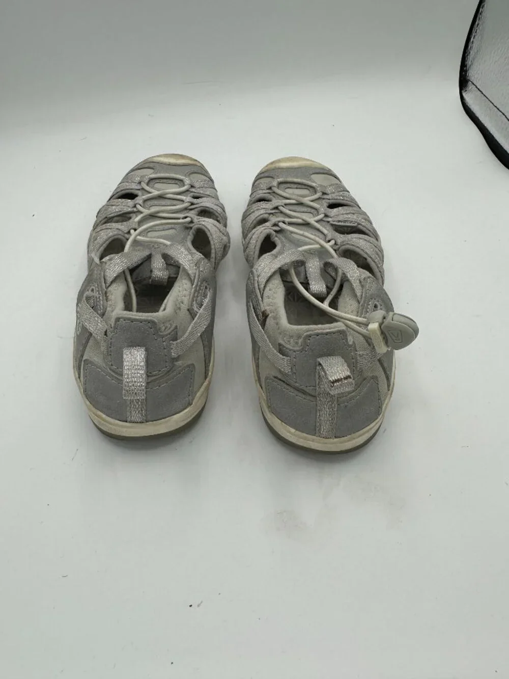 KEEN Kids' Moxie Sandals Silver Glitter Size 2